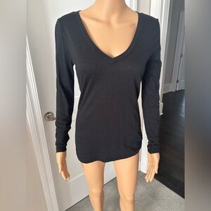 Black V-Neck Long Sleeve Top